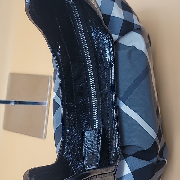 BURBERRY Beat Check Small Brooklyn Hobo Blk Gray Wht - Picture 4 of 12